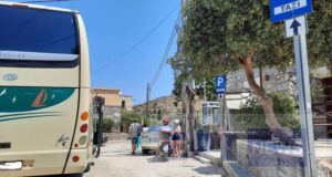 Σύλλογος ενοικιαζόμενων δωματίων Χίου: Σε πλήρη οδικό συγκοινωνιακό αποκλεισμό οδηγείται το νησί