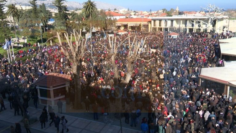 Τα σημαινόμενα της πλατείας Χίου και οι εύκολοι αφορισμοί, του Μ. Σκούφαλου