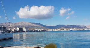 Σύλληψη προσωρινού υπεύθυνου για μουσικά όργανα σε κατάστημα