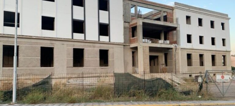 Σωματείο Εμποροϋπαλλήλων Χίου: Απλήρωτοι εργαζόμενοι στο έργο του Δικαστικού Μεγάρου