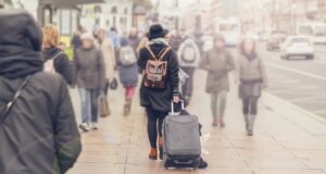 Μπορείς να γυρίσεις σε μια χώρα που σε διώχνει;, της Μυρτούς Κουτσοδόντη (αναδημοσίευση)