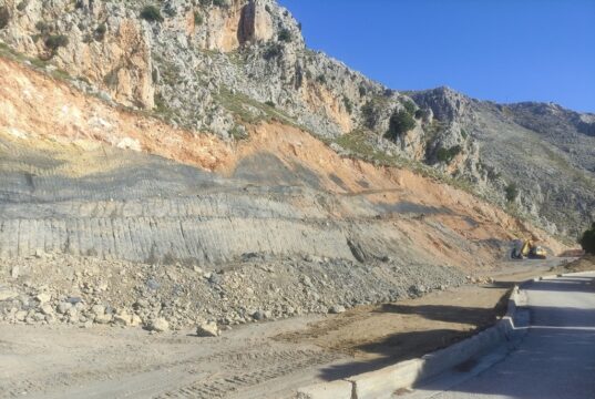 Μυρσινίδι: Θυσίασαν το βουνό για μερικά κυβικά χώματος, ένα περιβαλλοντικό έγκλημα με την υπογραφή της «ανάπτυξης», γράφει ο Γ. Παληός