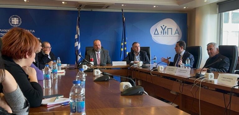 Σύσκεψη στη ΔΥΠΑ για τις Λαϊκές Πολυκατοικίες Χριστού Βαρβασίου… πίσω στο 2001