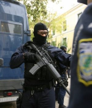 antitromokratiki_dikastiria