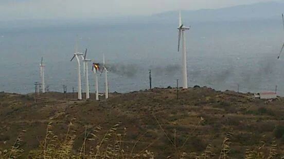 Melanios_anemogenitria_fotia_Tsatsaronis