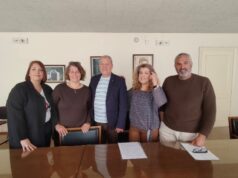 Θεατρική Ομάδα ΜΕΟΘ: Στο ΟΜΗΡΕΙΟ «Οι ηλίθιοι» του Νηλ Σάϊμον (video)