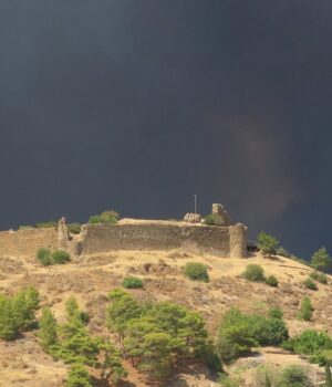 paradissis_Volissos_fwtia_12Ag25