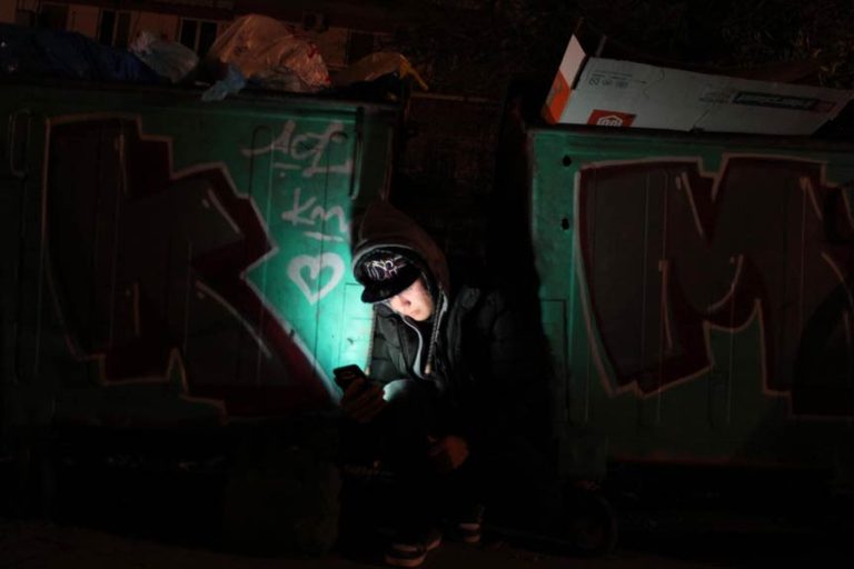Κύματα απελπισίας : Δύο χρόνια της συμφωνίας Ε.Ε.-Τουρκίας, της Τζ. Καλιπόζη